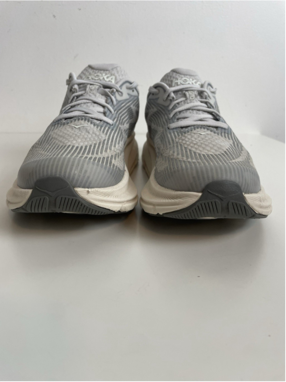 Hoka Clifton 9 Youth Kids Size 6MD Fits Women’s 7.5-8 Grey Silver Running Shoes - Picture 3 of 11
